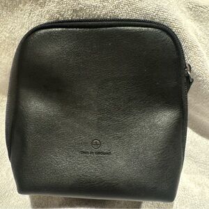 American Airlines This is Ground First Class Black Men's toiletry/amenity Bag